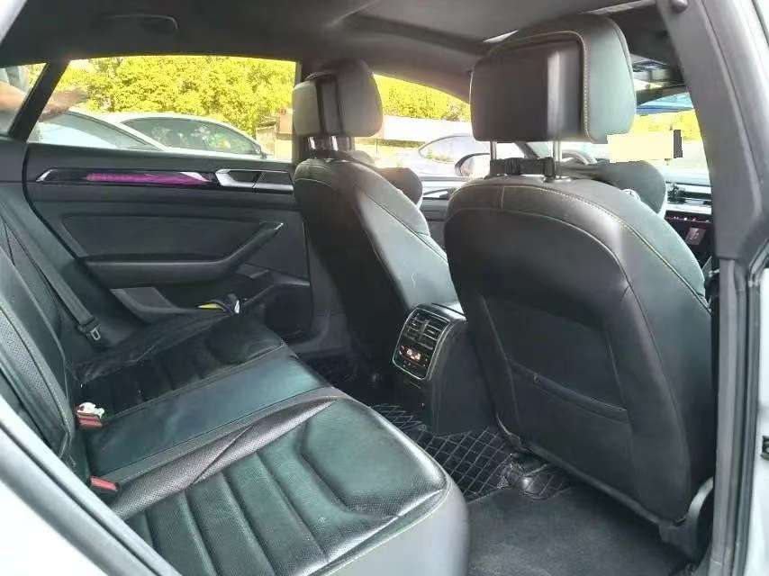 Volkswagen CC 2.0T 380TSI Dazzling Edition 8