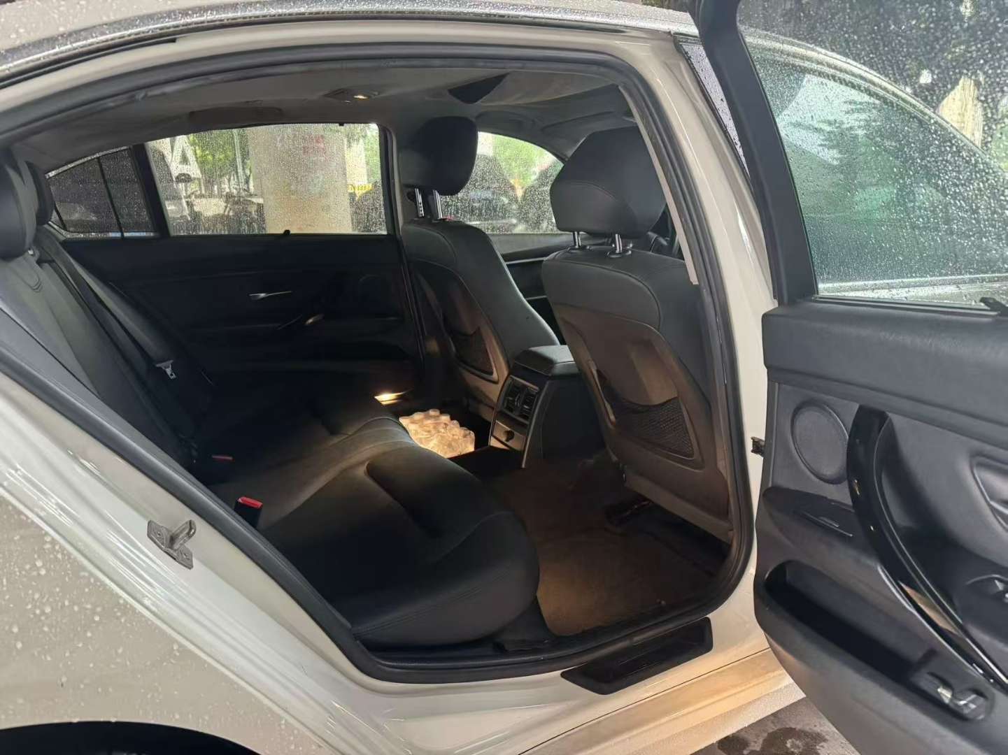 BMW 3 Series 320Li Sport 8