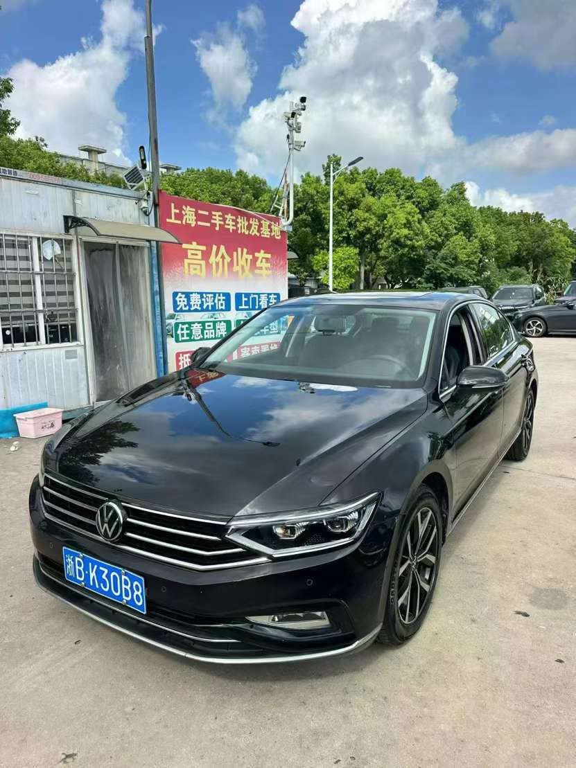 Volkswagen Magotan 1.4T Panoramic Sunroof 2