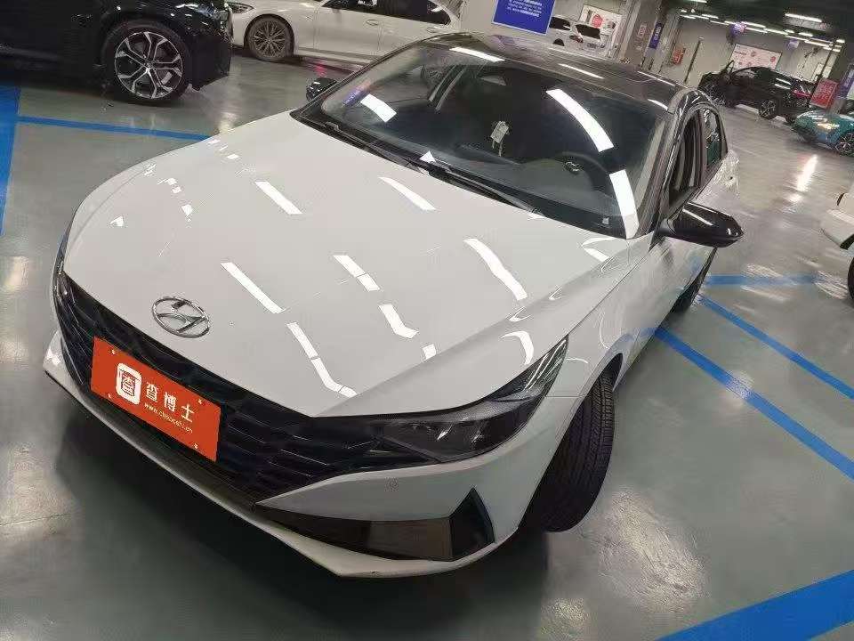 Hyundai Elantra 2022 1.5L CVT LUX Premium