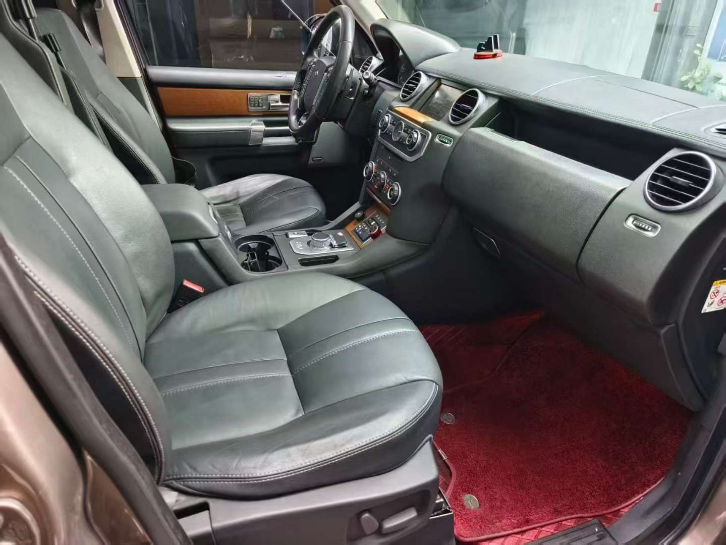 Land Rover Discovery Diesel 3.0T 7-Seater 7