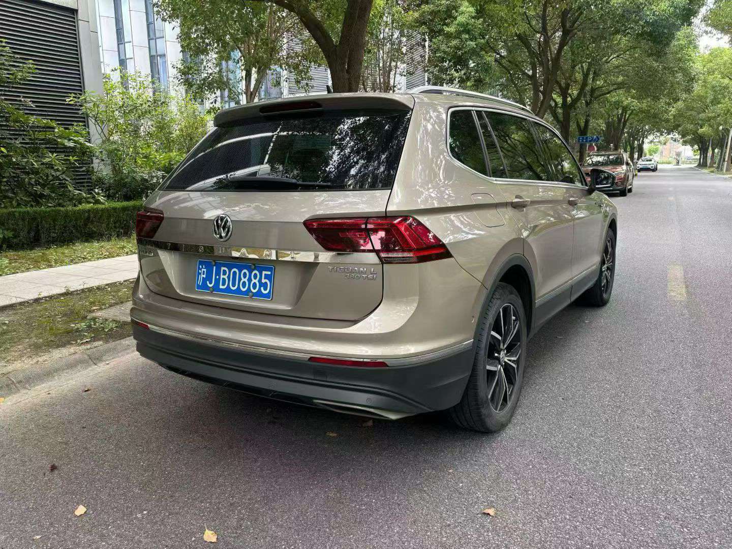 Volkswagen Tiguan L 2017 Automatic AWD Flagship 4