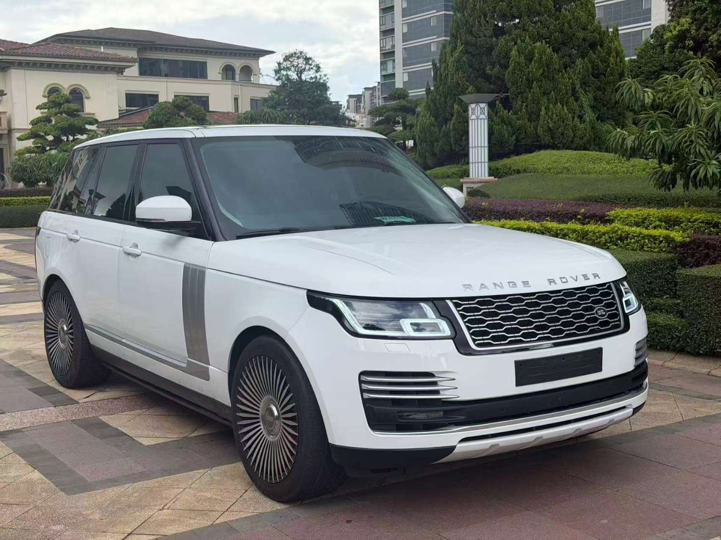 Land Rover Range Rover Executive TD 3.0T Diesel 2