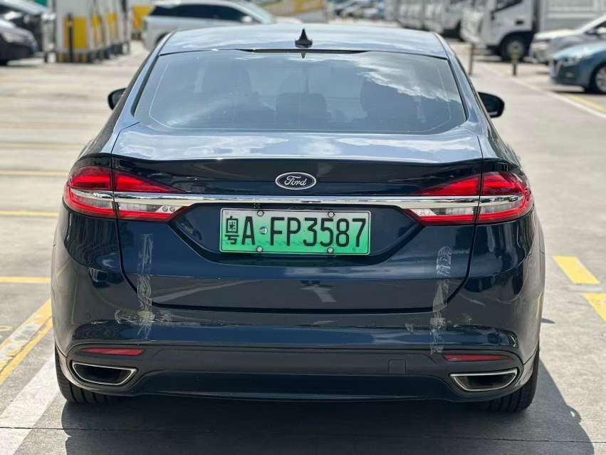 Ford Mondeo 2.0L ZhiShang Plug-in Hybrid 3