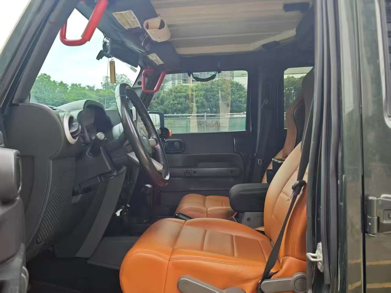 Jeep Wrangler 2010 Sahara 6