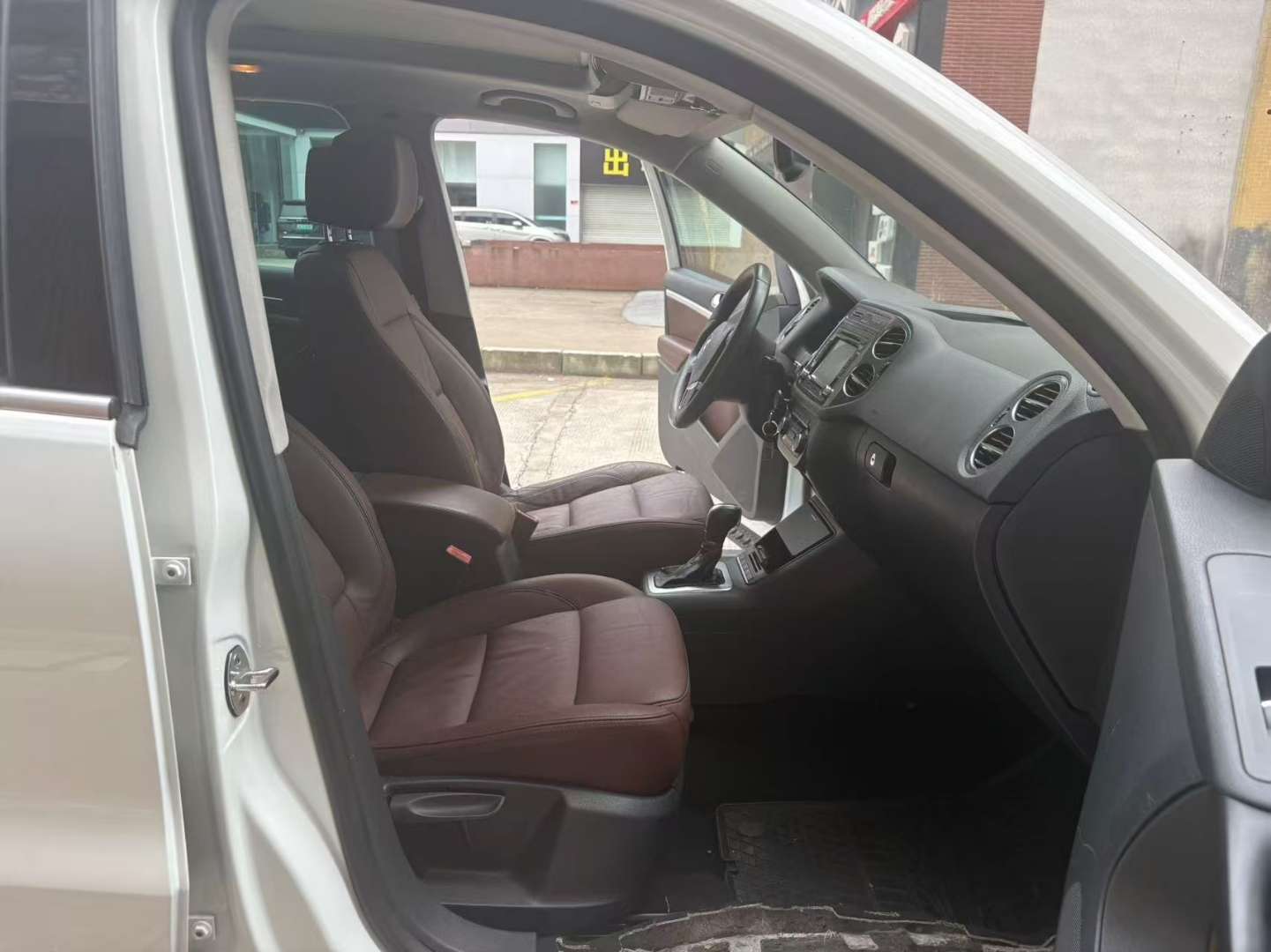 Volkswagen Tiguan 2.0T Automatic Sunroof 4WD Comfort 8