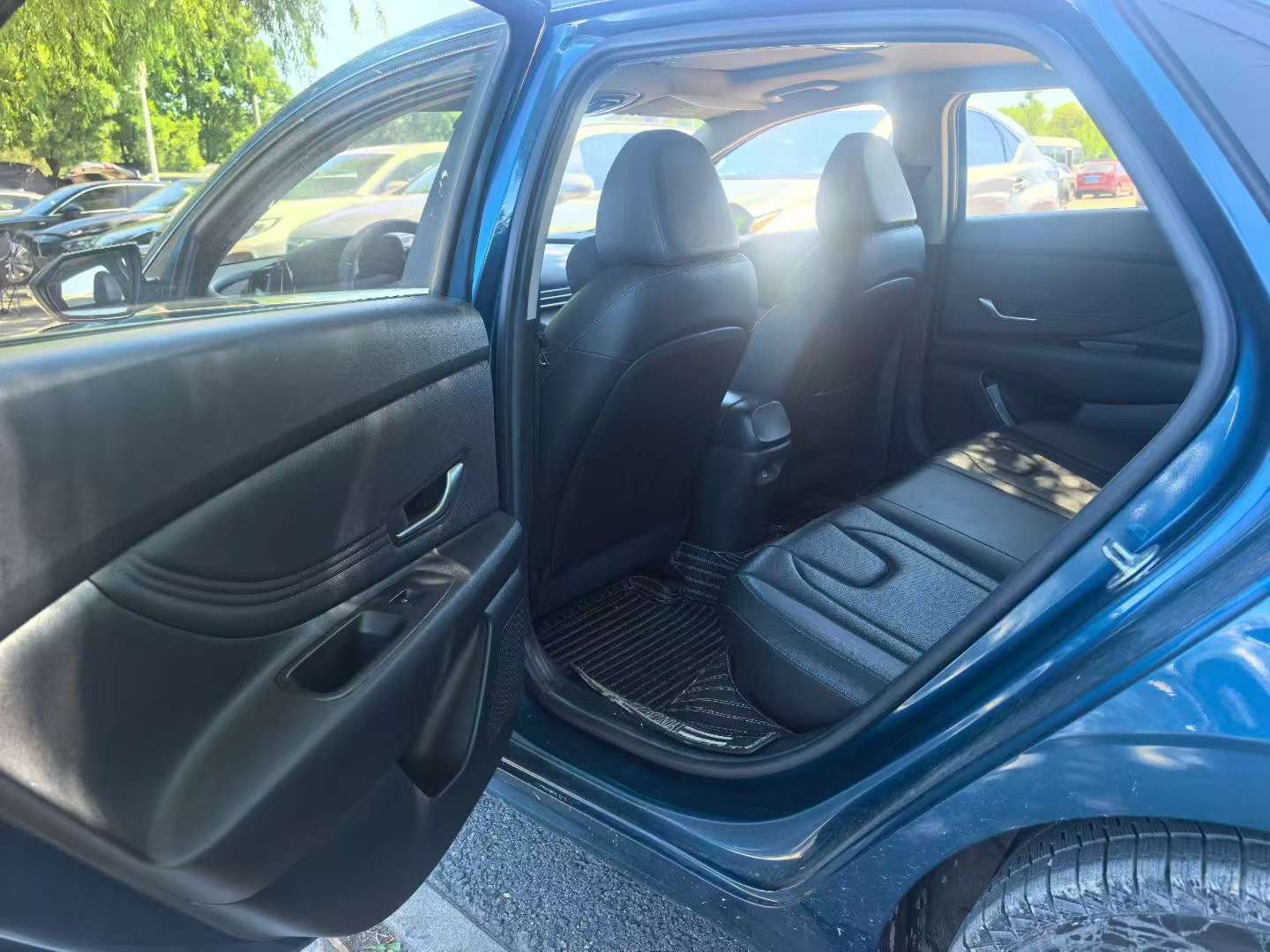 Hyundai Elantra 2021 Elantra 4