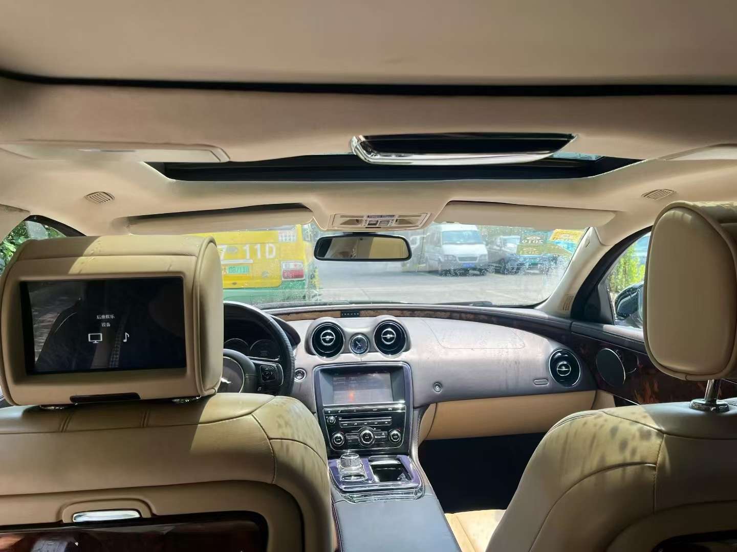 Jaguar XJL 2011 3.0L Panoramic Business Edition 7