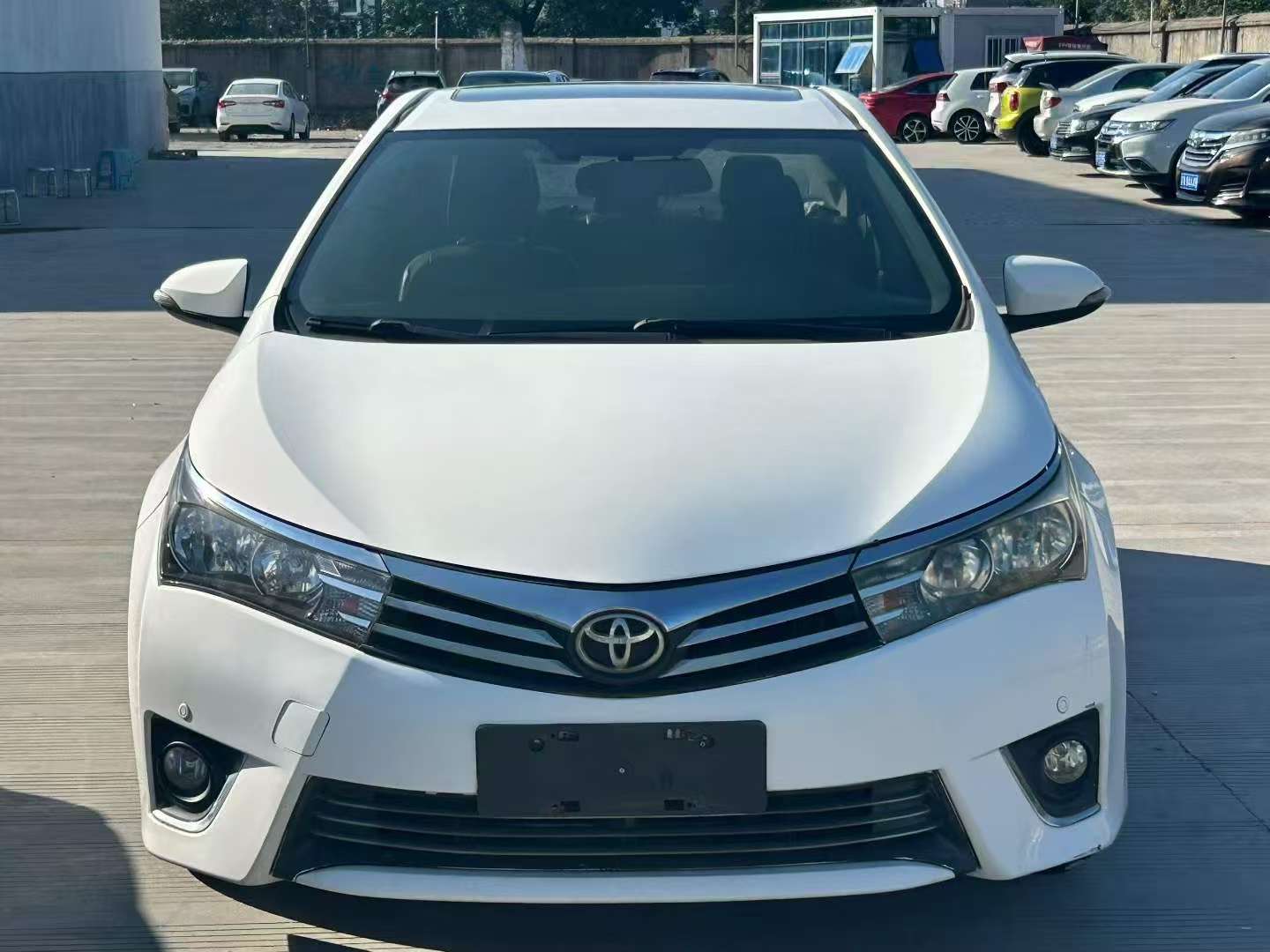 Toyota Corolla 2015 1.6L Automatic Sunroof Leather Edition 2