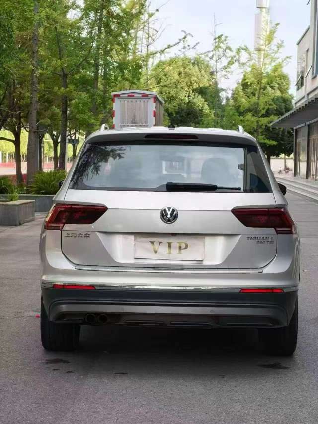 Volkswagen Tiguan L 8