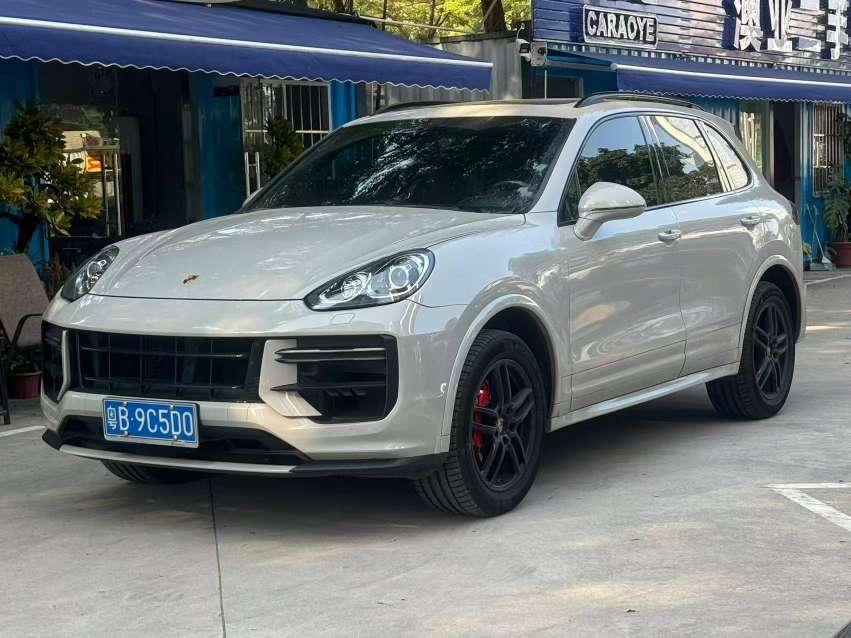 Porsche Cayenne 3.0T AWD 2