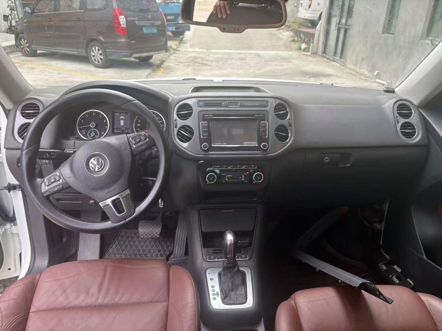 Volkswagen Tiguan 2.0T Automatic Sunroof 4WD Comfort 5