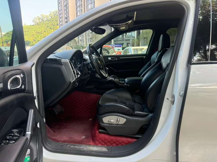Porsche Cayenne 3.0T AWD 6