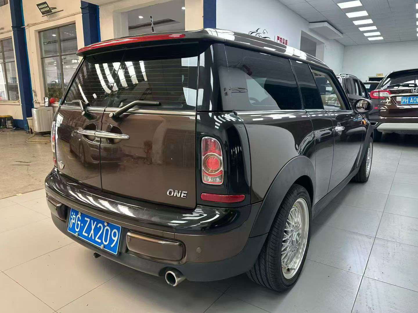 BMW MINI 2011 Extended Edition 8