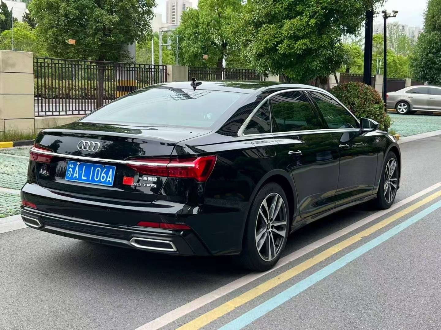 Audi A6L 2.0T 40 Luxury Dynamic 4