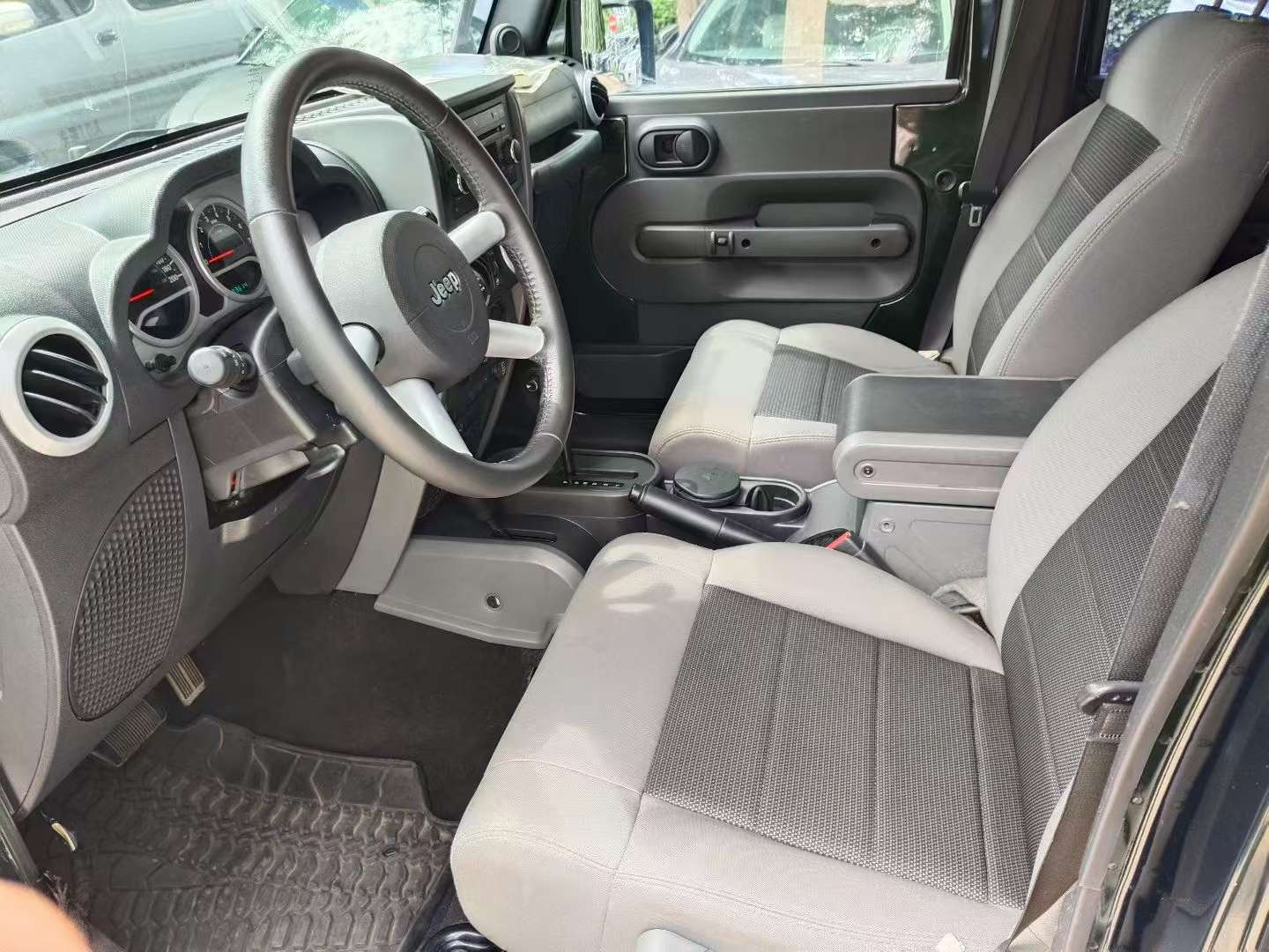 Jeep Wrangler 3