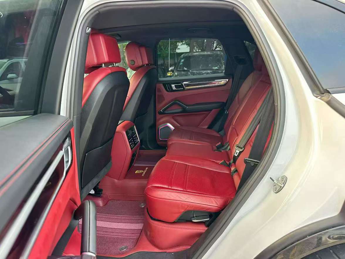 Porsche Cayenne Hybrid 6