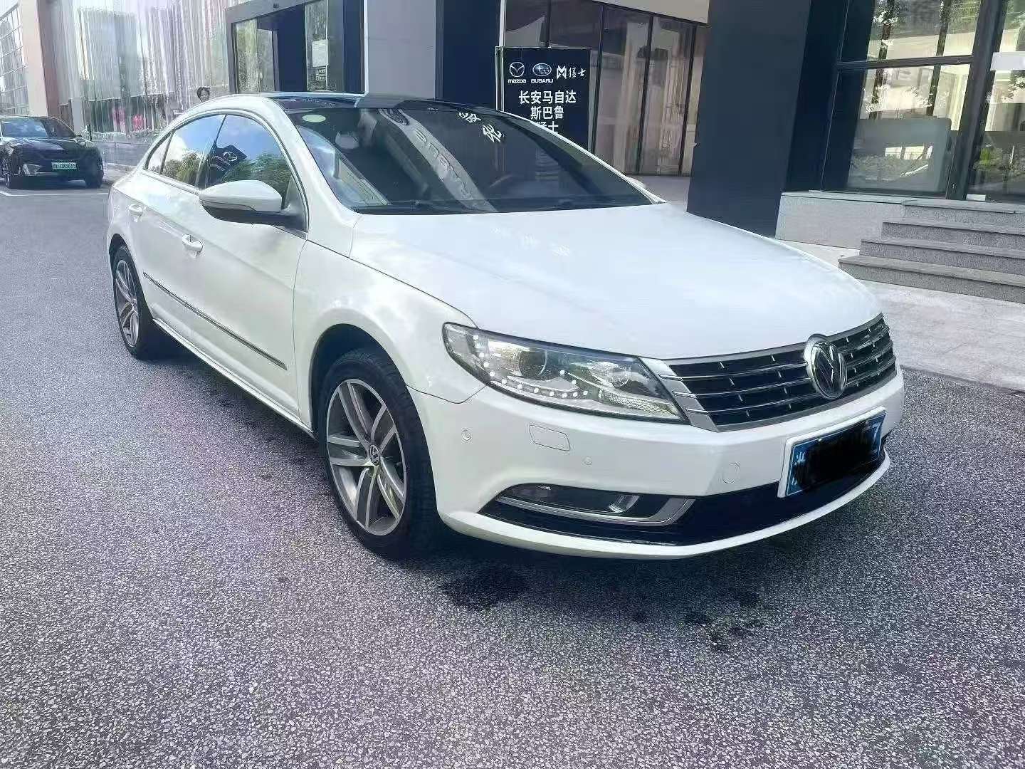 Volkswagen CC 2.0T Luxury Trim 3