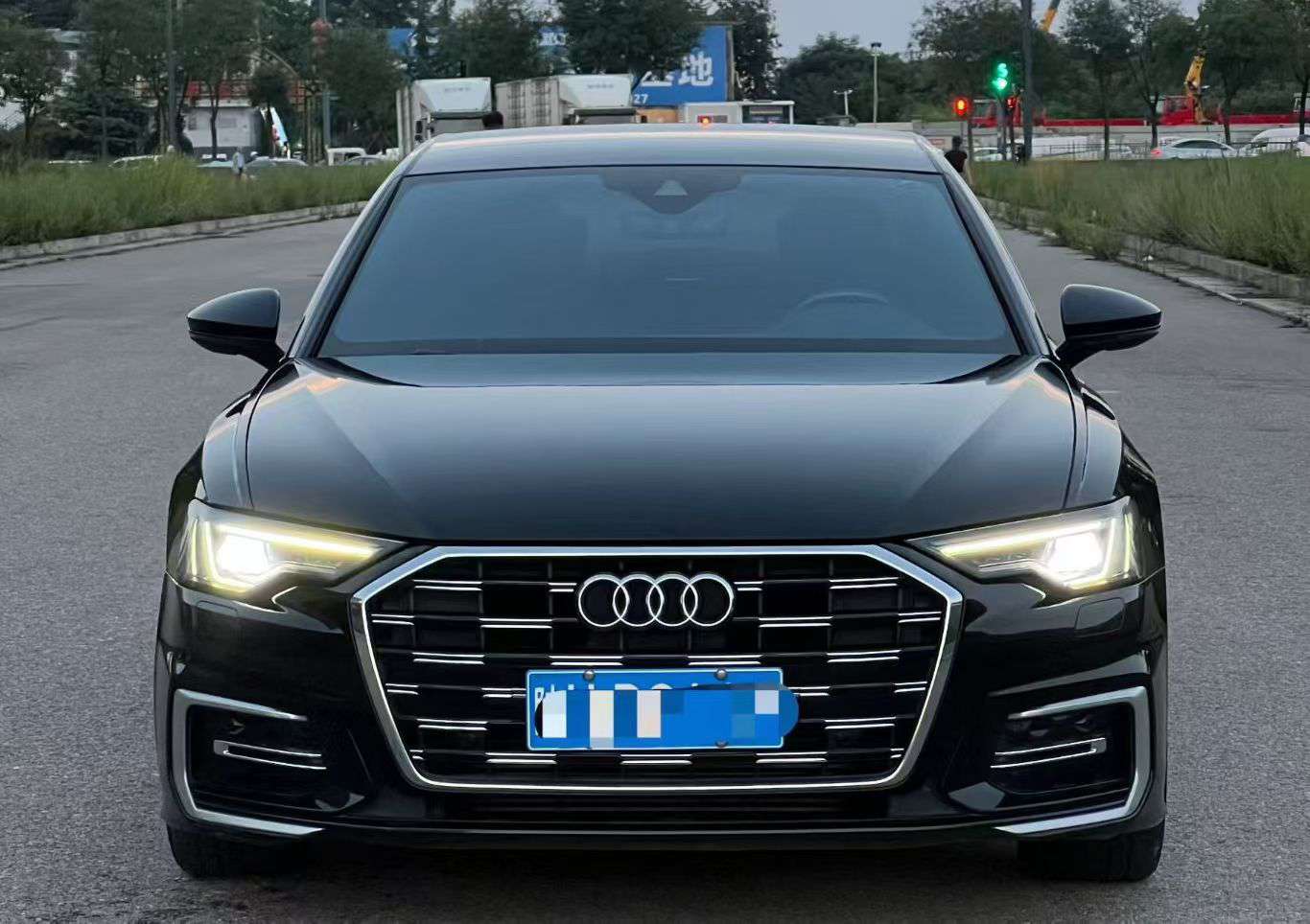 Audi A6L 2.0T Automatic Dual Sunroofs