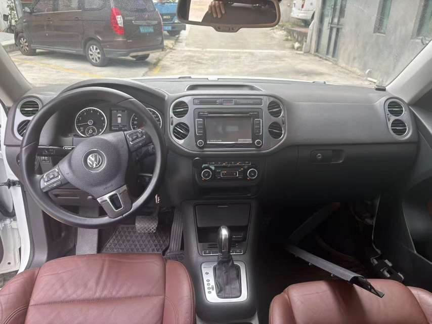 Volkswagen Tiguan 2.0T Automatic Sunroof 4WD Comfort 8