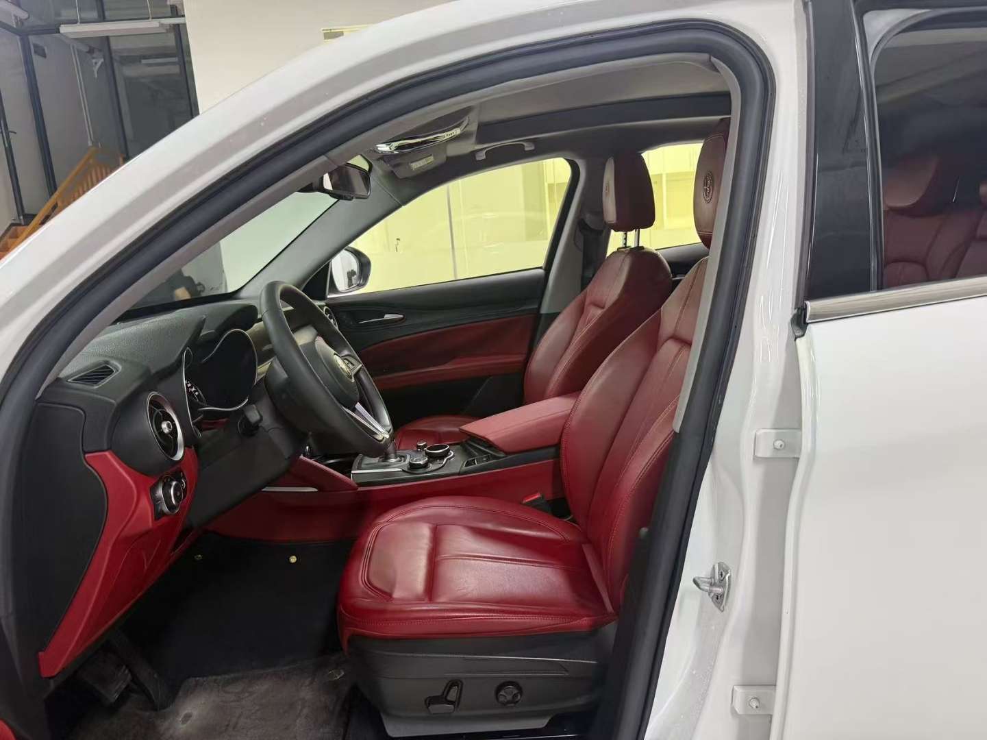 Alfa Romeo Stelvio 2017 Elite 2.0T 8