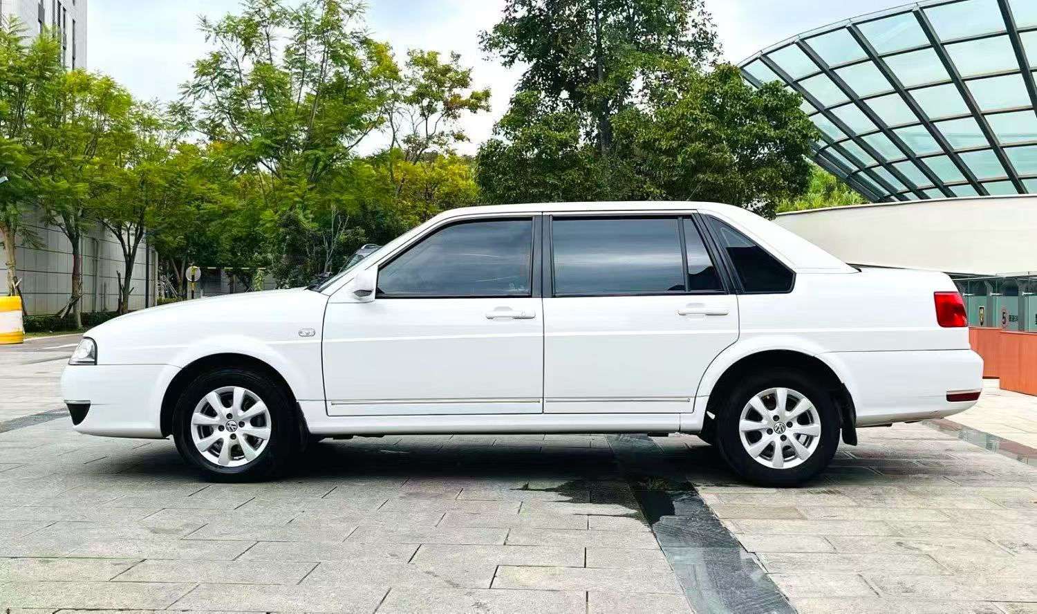 Volkswagen Santana 1.8L 7
