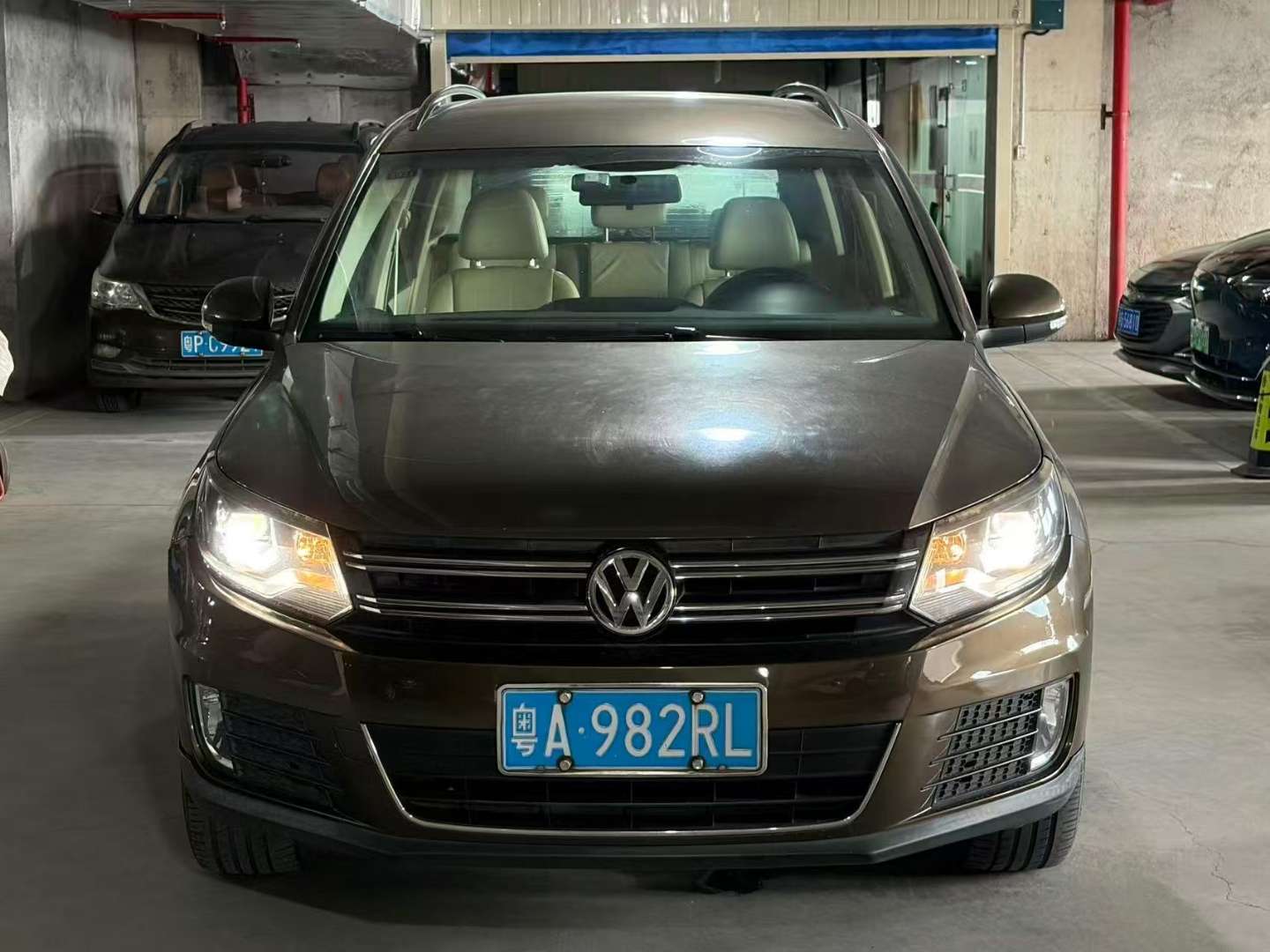 Volkswagen Tiguan 1.8T 4WD Comfort Edition 2