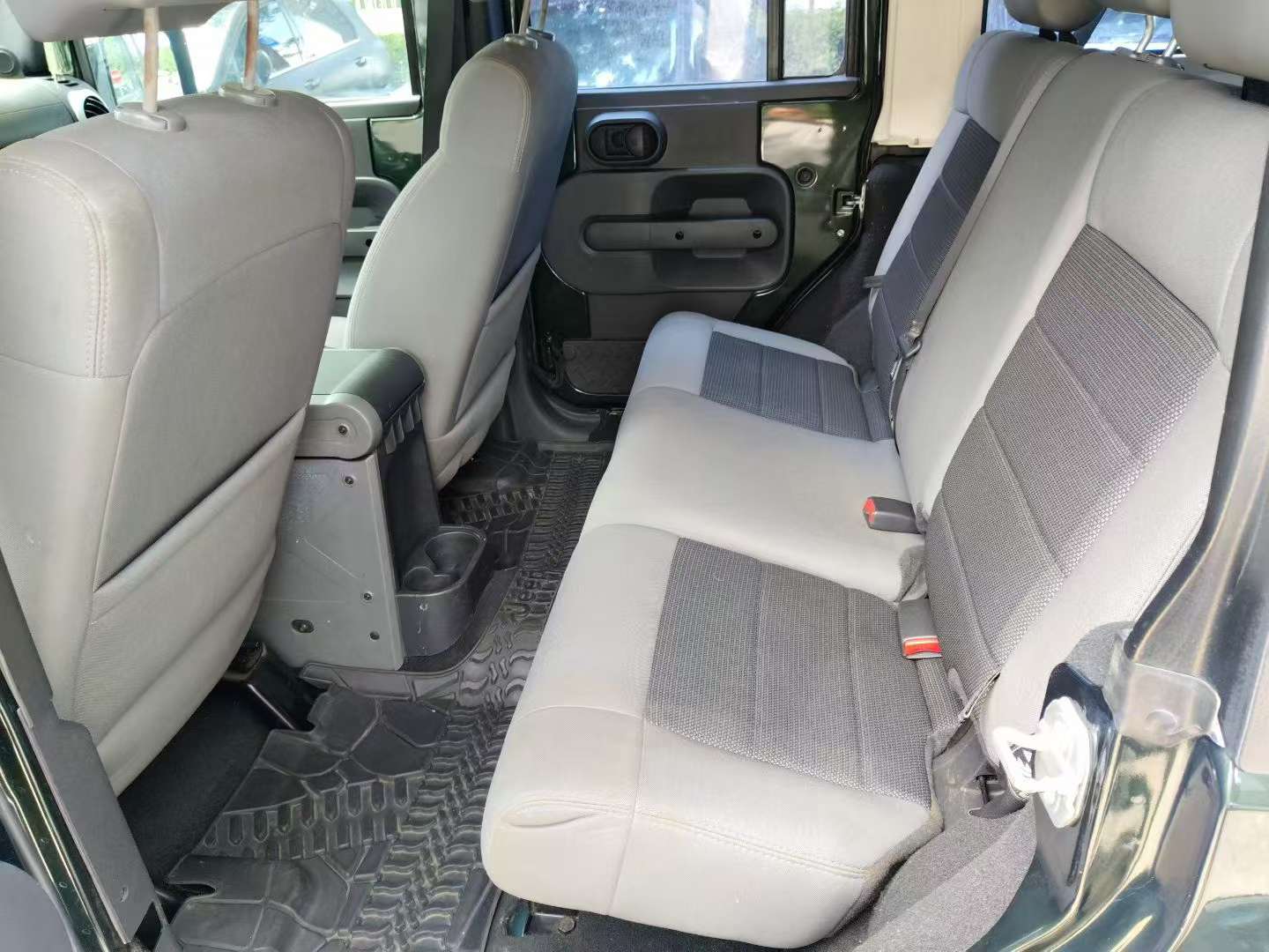 Jeep Wrangler 2