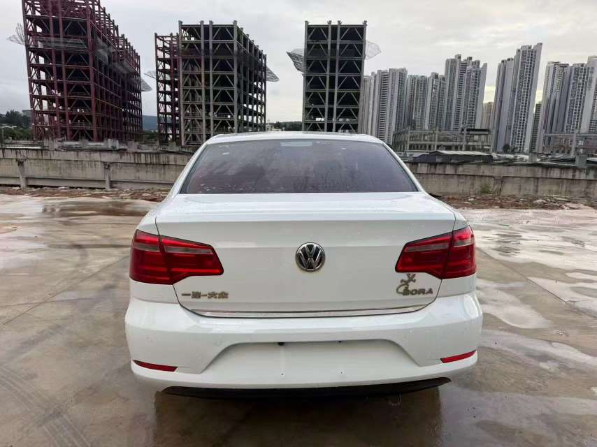 Volkswagen Bora 2014 Facelift 1.6L Manual Sunroof 2