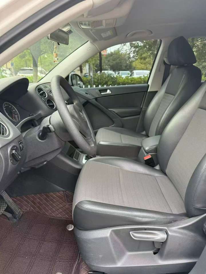 Volkswagen Tiguan 1.8T FWD Comfort Edition 4