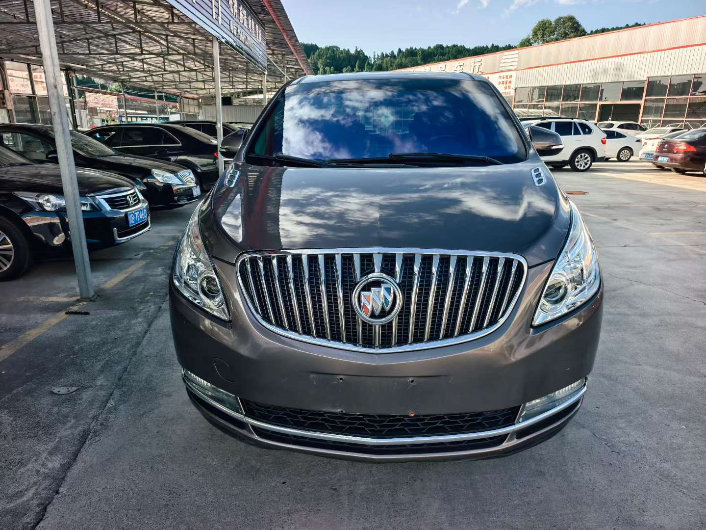 Buick GL8 2