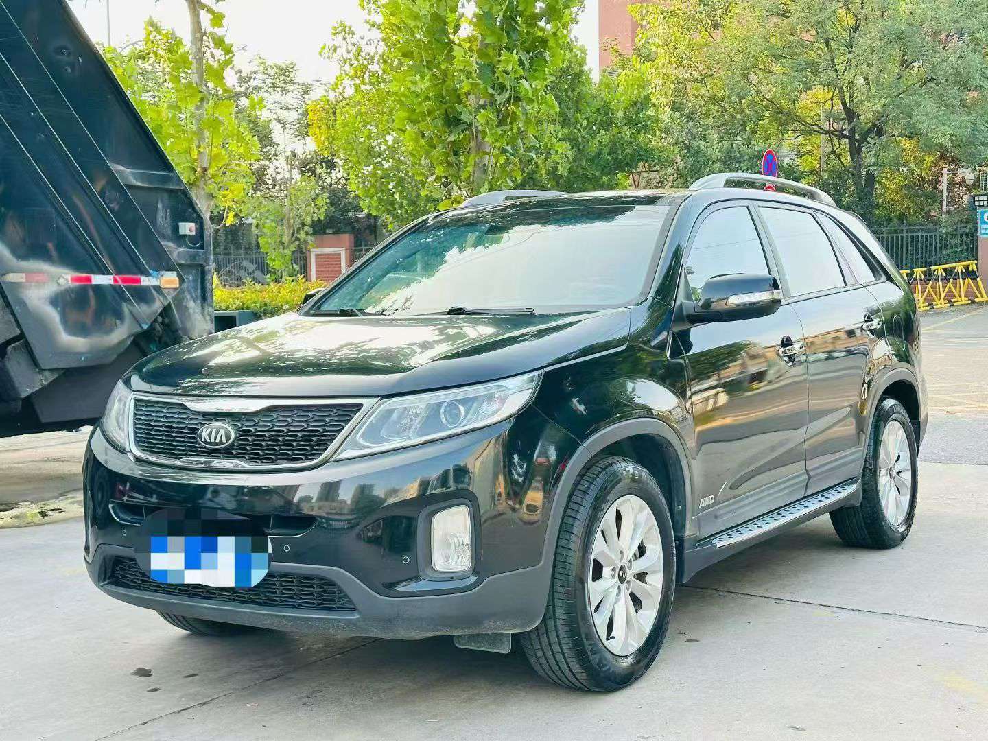 Kia Sorento 2.4L 4WD 7 Seats 2