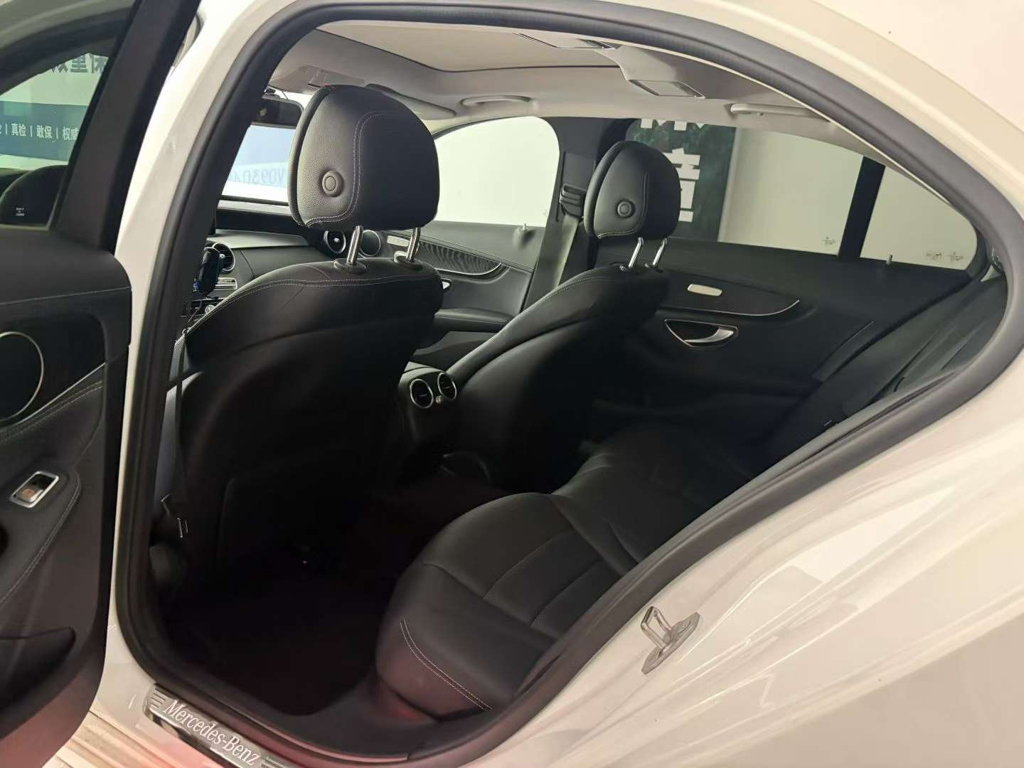 Mercedes-Benz C-Class C200L 4