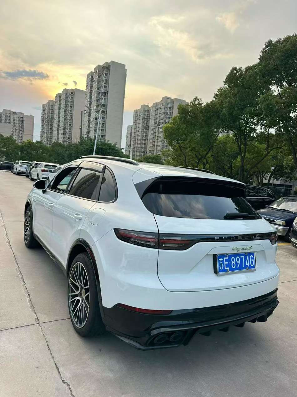 Porsche Cayenne Hybrid 3
