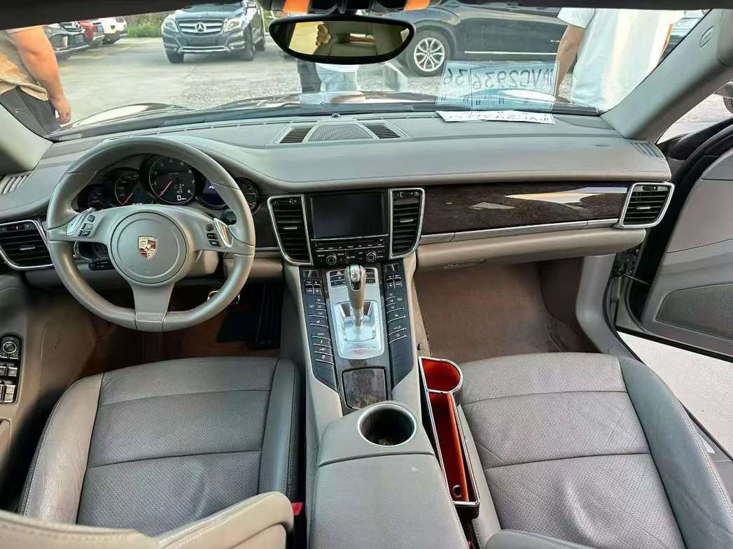 Porsche Panamera 3.6L Automatic 8