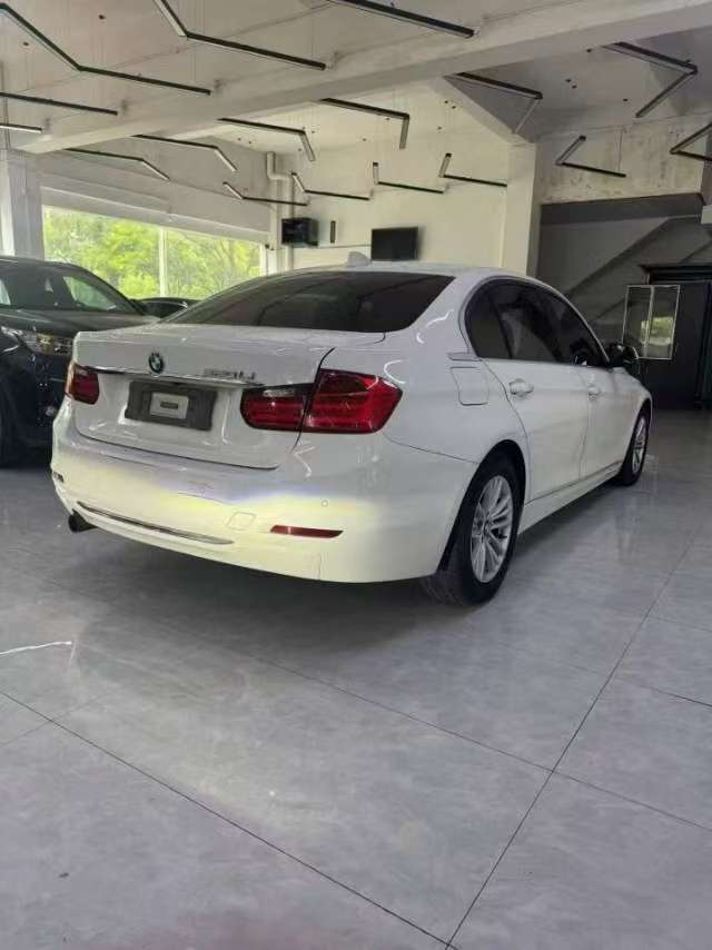 BMW 3 Series 320Li Modern Edition 4