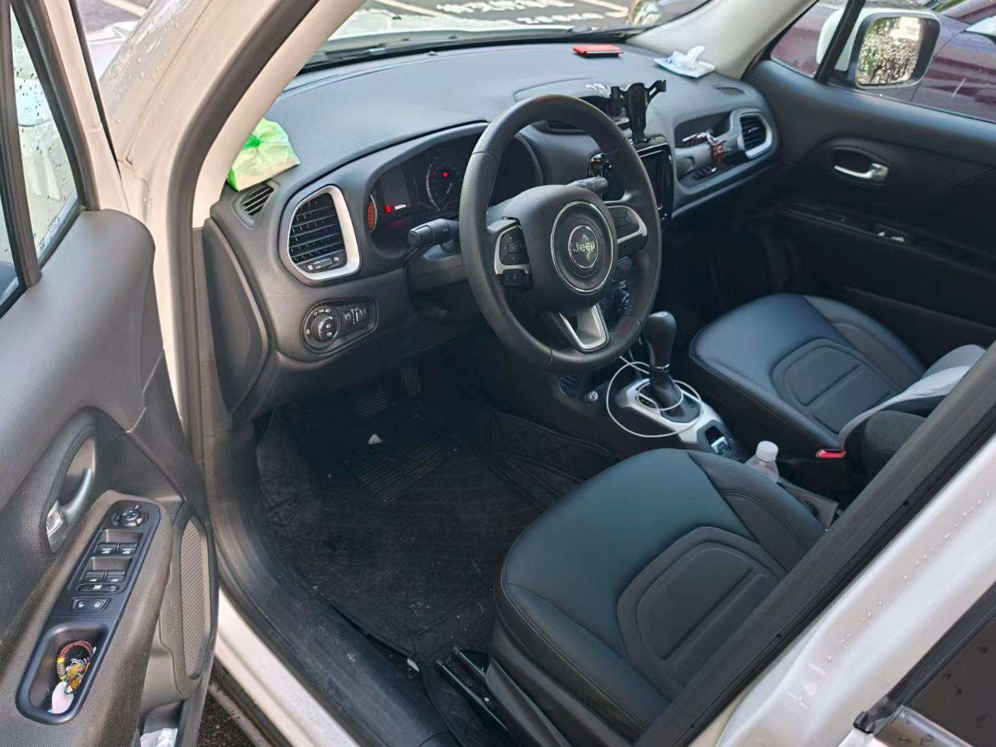 Jeep Renegade 1.3T Leading Edition 3