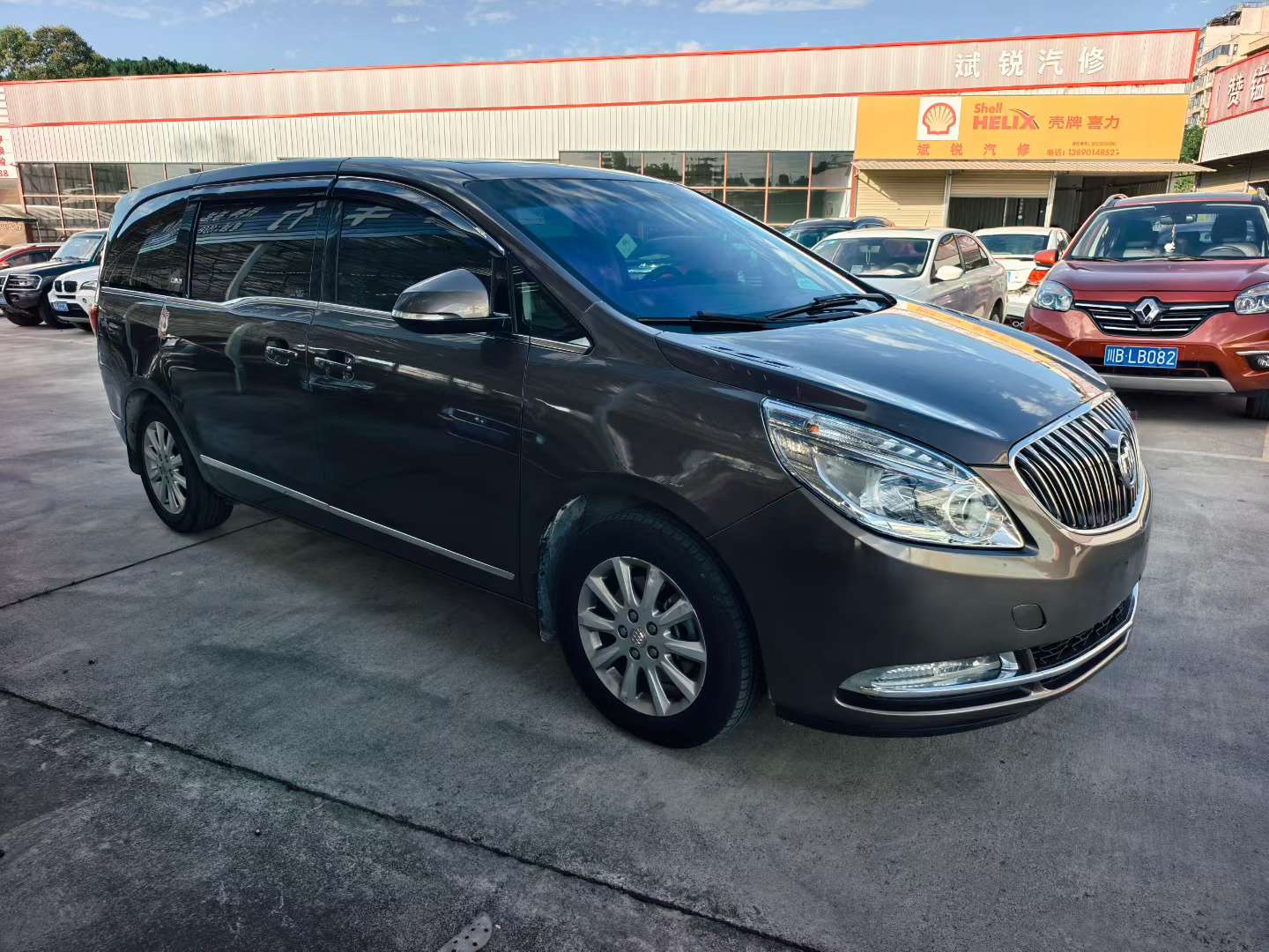 Buick GL8 3