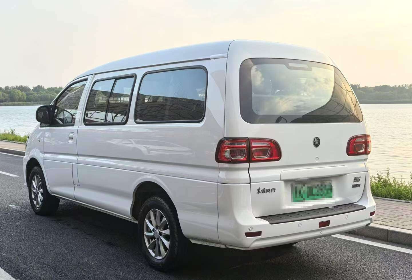 Dongfeng Fengxing M5EV 2025 Pure Electric Passenger 9-Seater 2