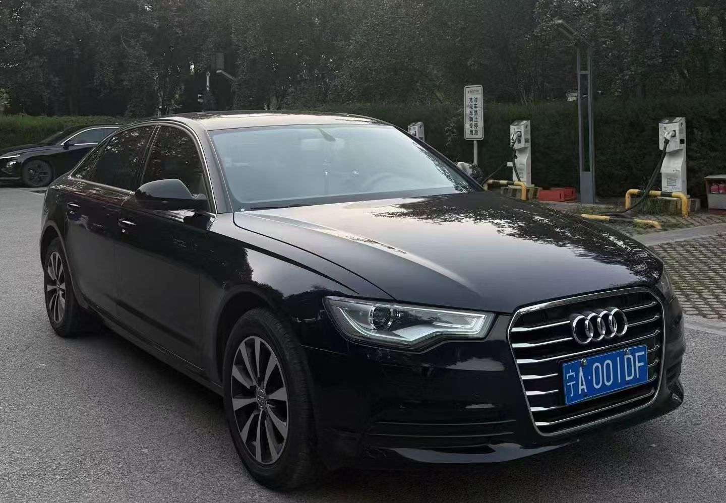 Audi A6 2.0T Automatic with Sunroof 3