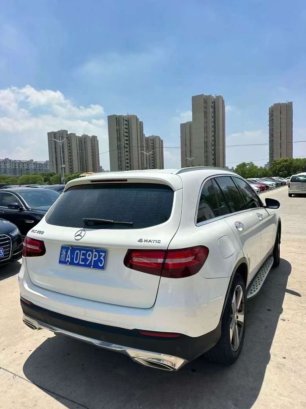 Mercedes-Benz GLC GLC260 4WD Luxury 2.0T 3