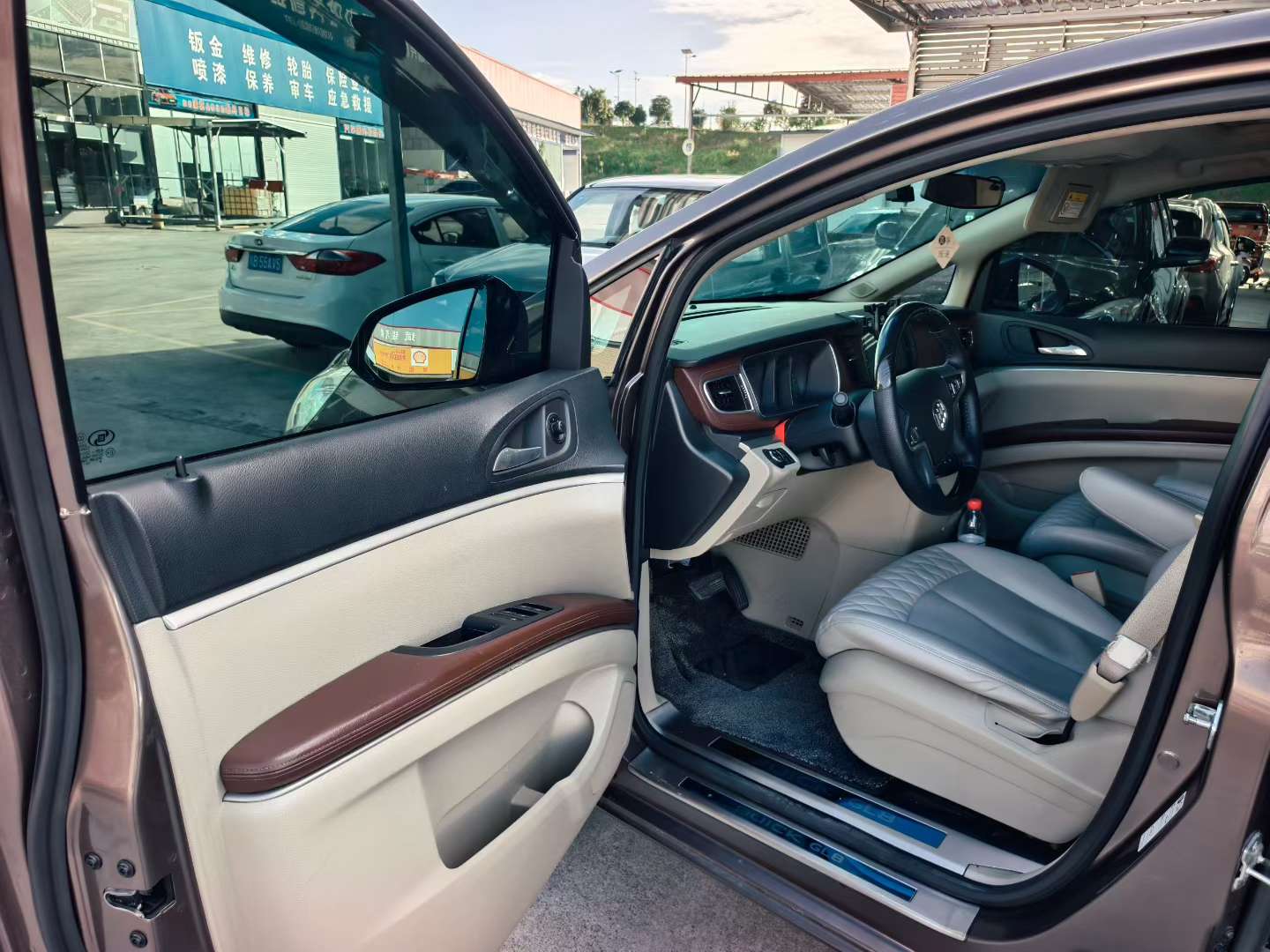 Buick GL8 8