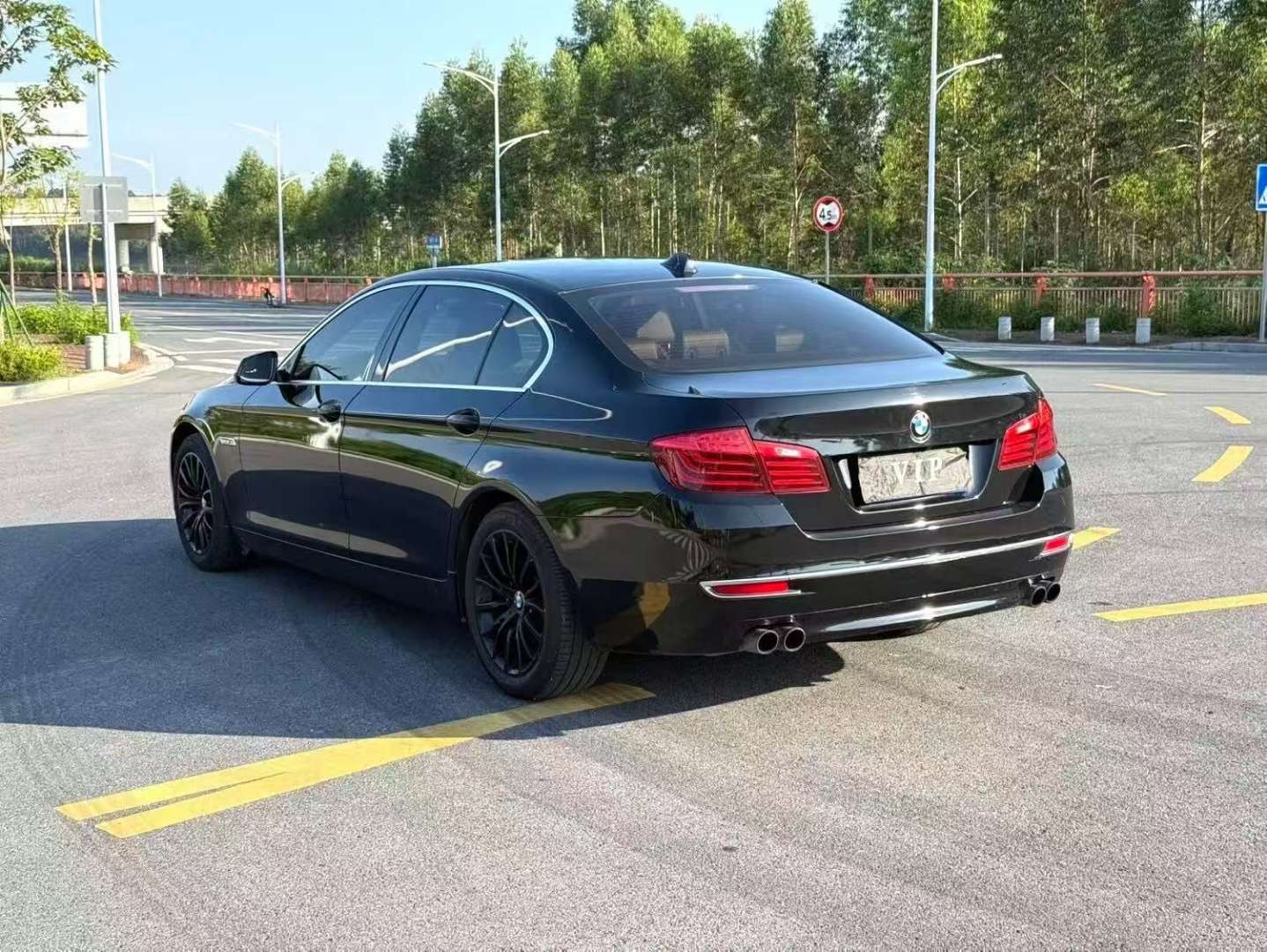 BMW 5 Series 2017 525Li Luxury Design 2.0T 4