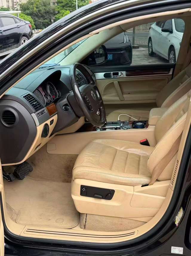 Volkswagen Touareg 3.0T Diesel Standard Edition 6