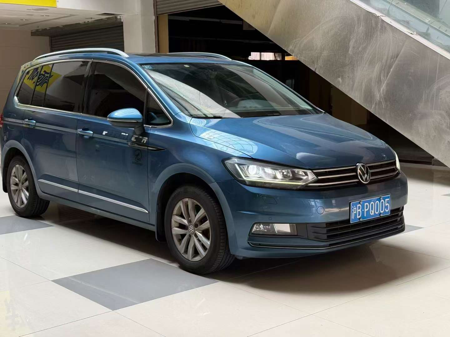 Volkswagen Touran L 3