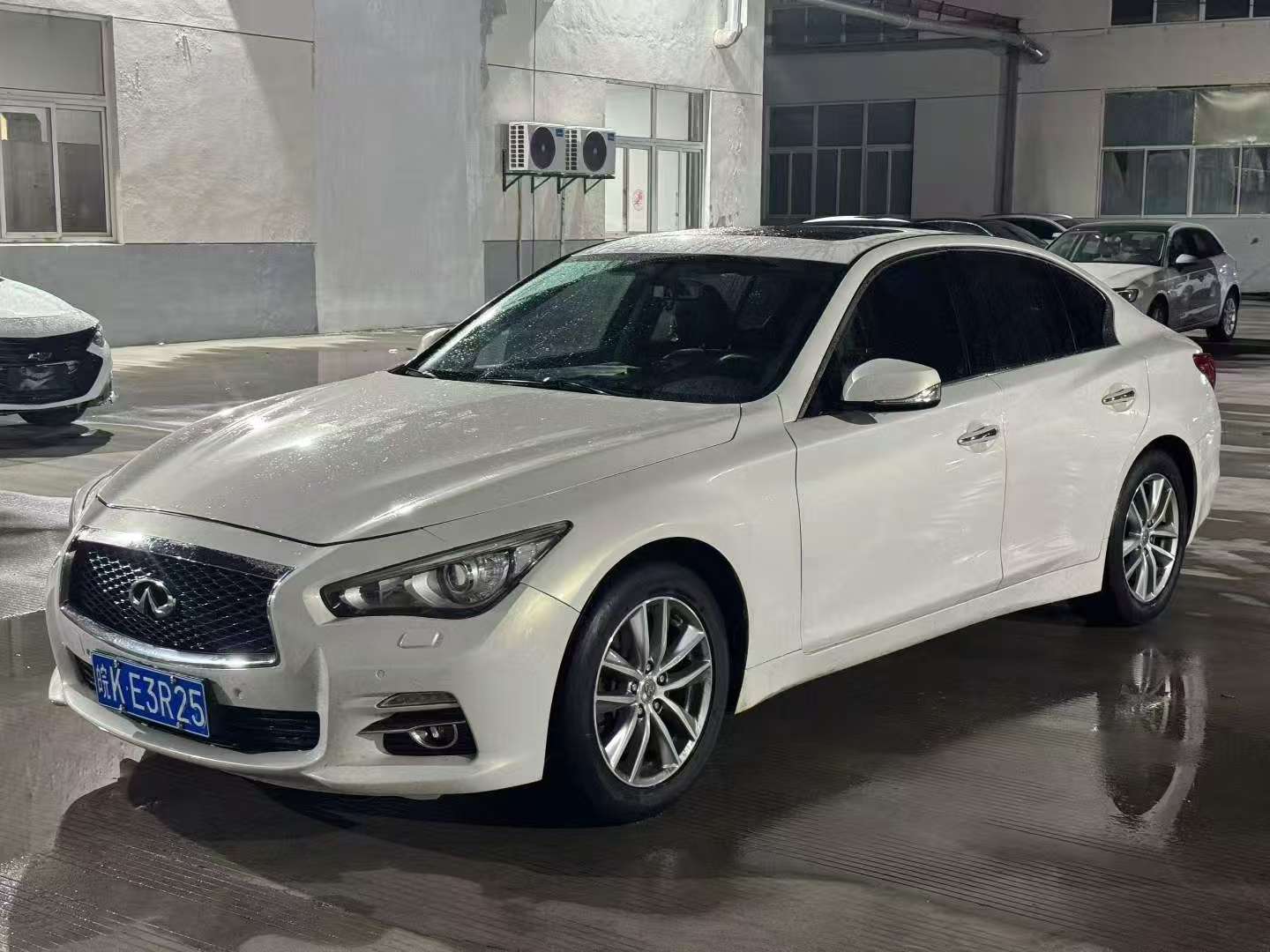Infiniti Q50L 3