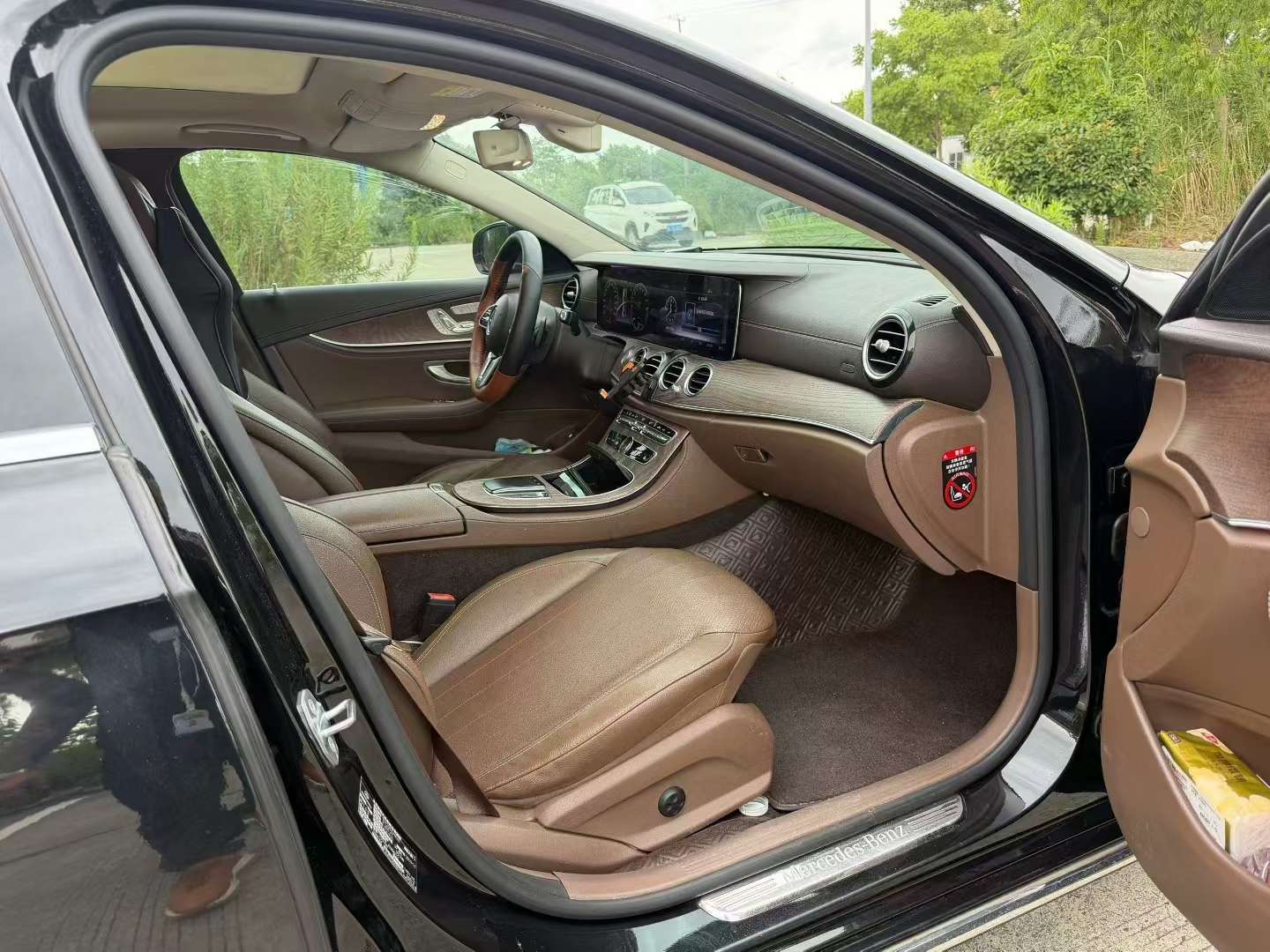 Mercedes-Benz E-Class E300eL Hybrid 7