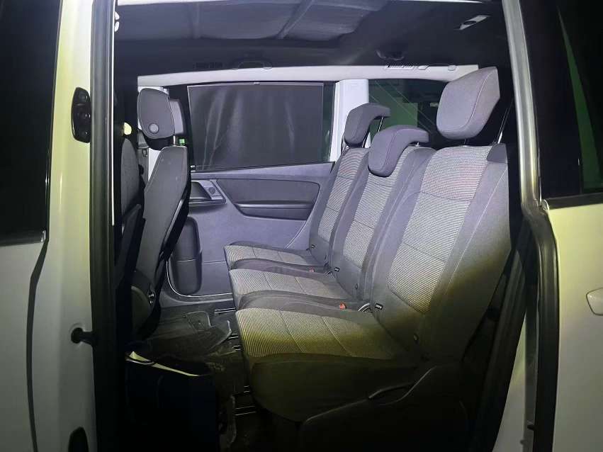 Volkswagen Sharan 1.8T Automatic 5