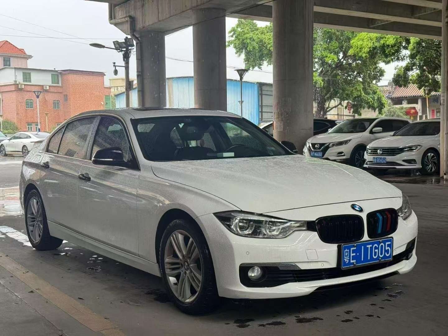 BMW 3 Series 320Li Sport 2