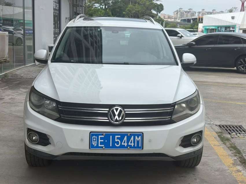 Volkswagen Tiguan 2.0T Automatic Sunroof 4WD Comfort 2